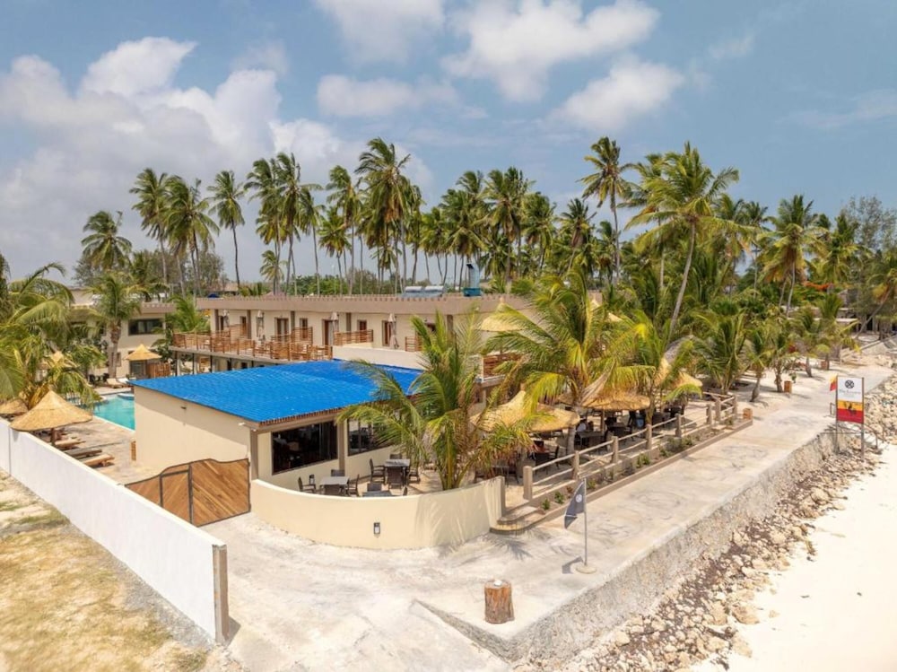 Blackstone Beach Resort 34/40