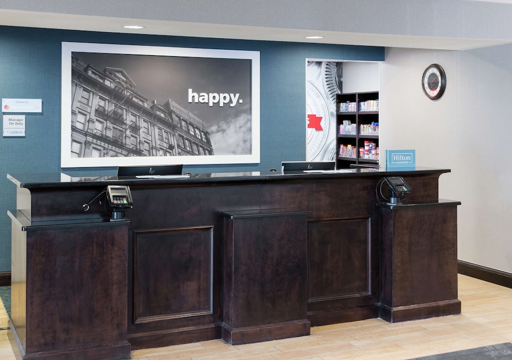 Hampton Inn And Suites Rochester North 8/42