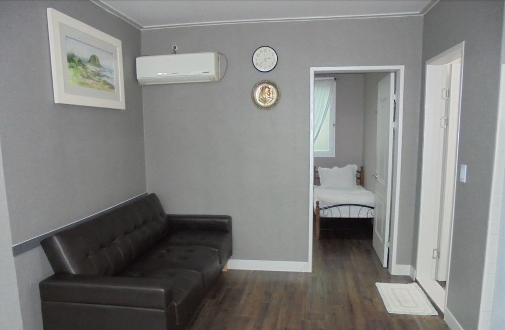 Santa Fe Pension 18/47