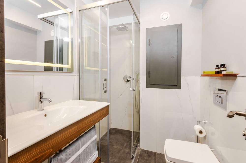 Ertan Hotel Cesme 60/63