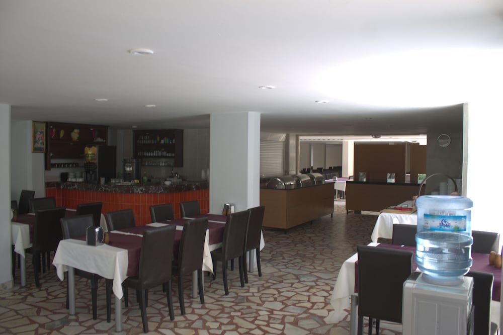 Rosella Hotel 54/62