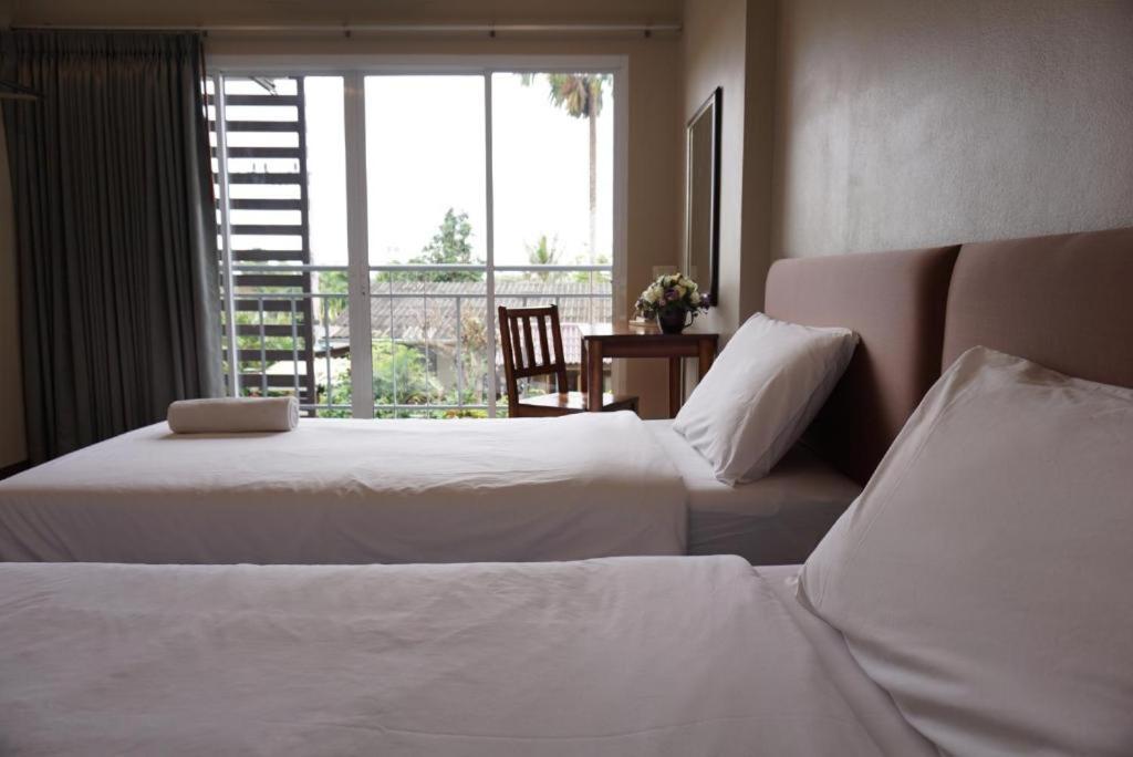Room, Twin Beds