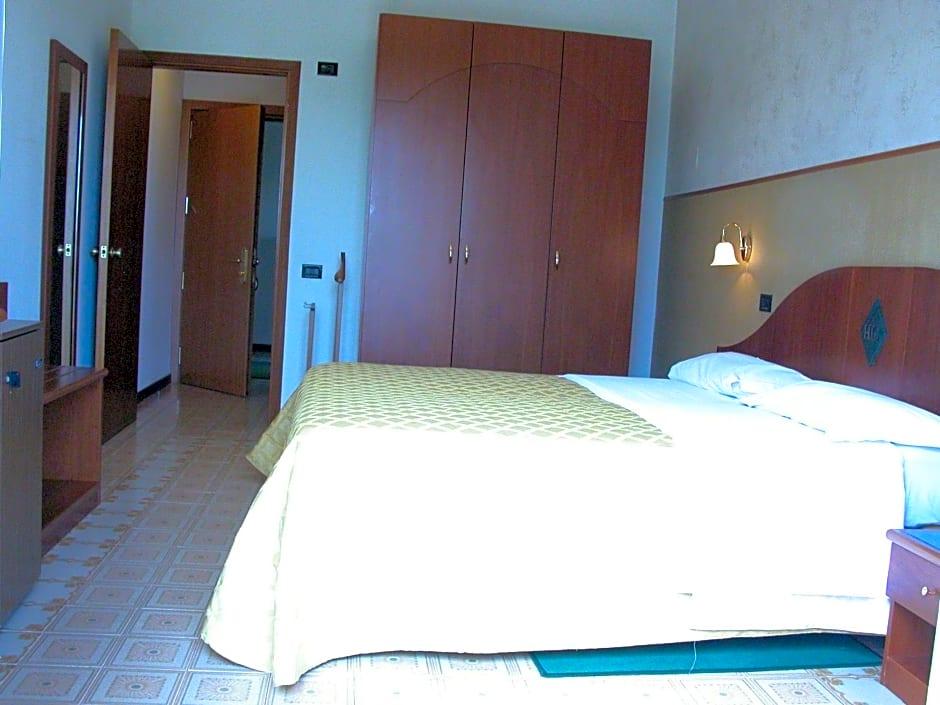 Hotel Calabresi 19/48