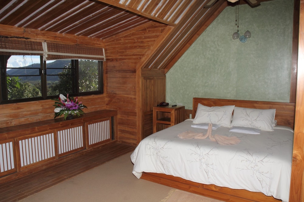 Phu Pha Nam Resort Spa 24/74