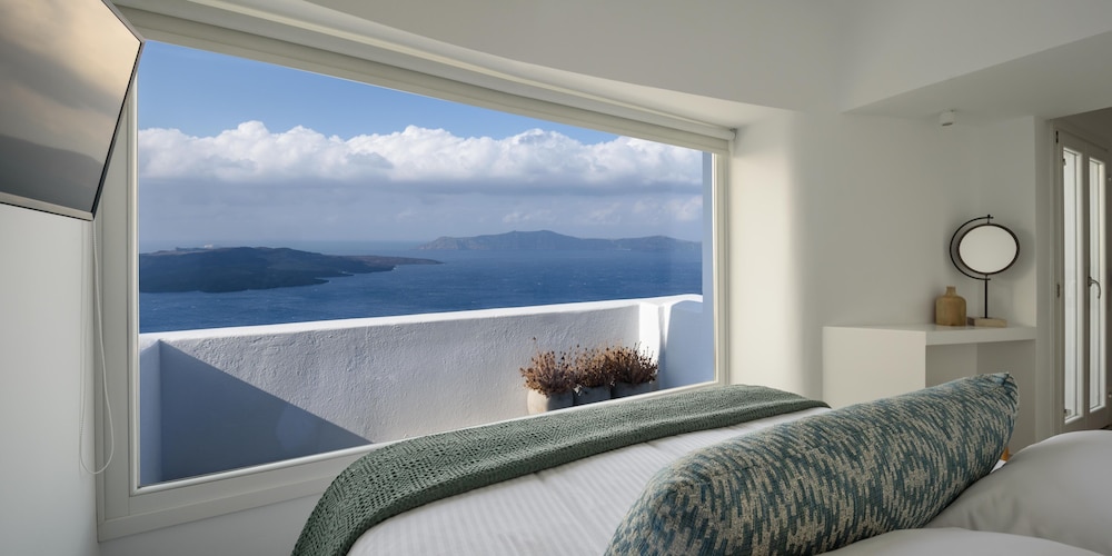 Suite, Queen Bed, Caldera View, Outdoor Jetted Tub, Balcony