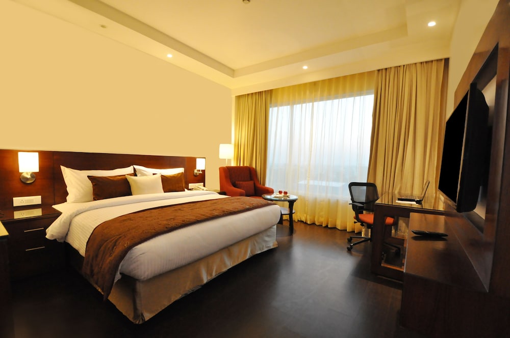 Deluxe, Twin Beds, King Bed, City View