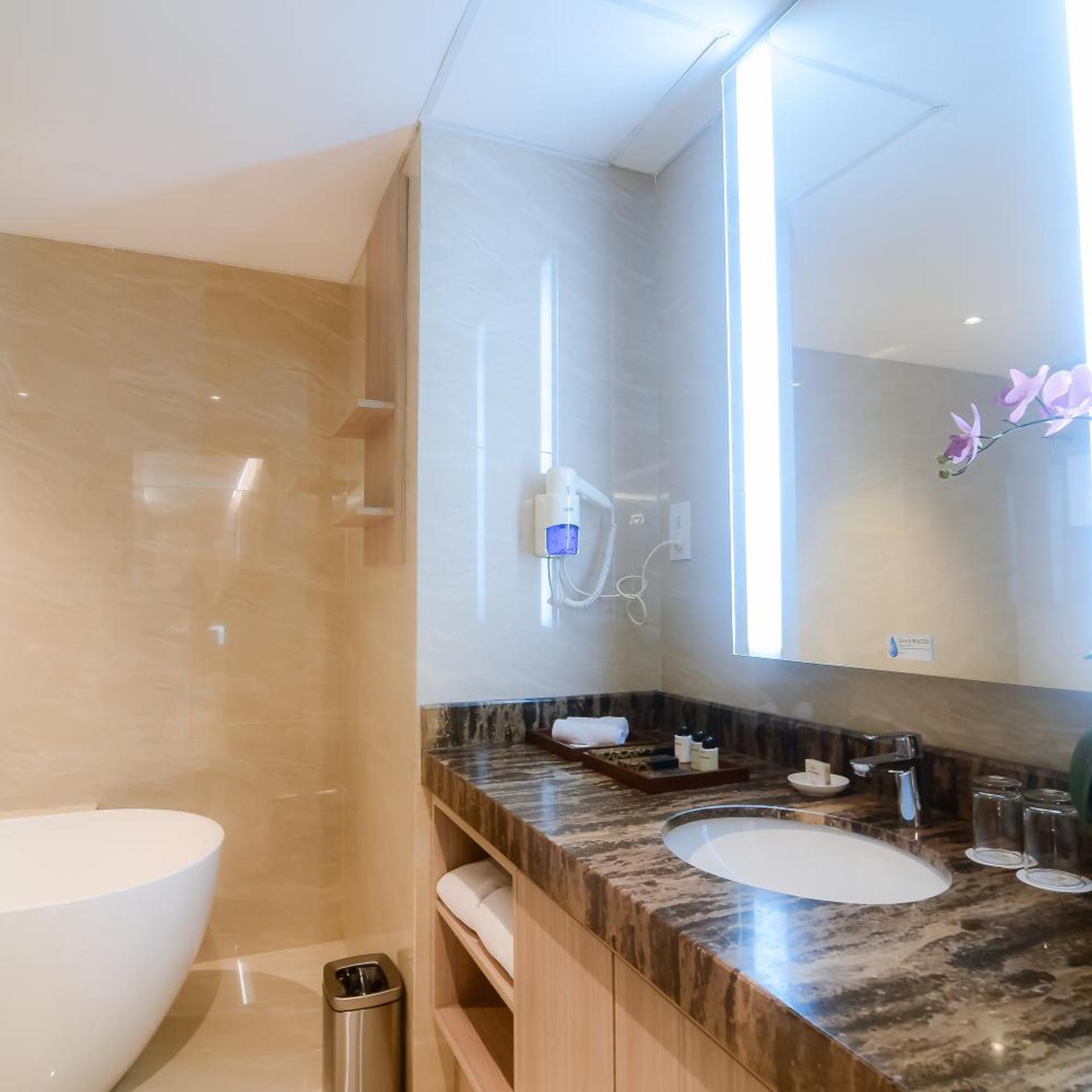 The Excelton Hotel Palembang 48/54