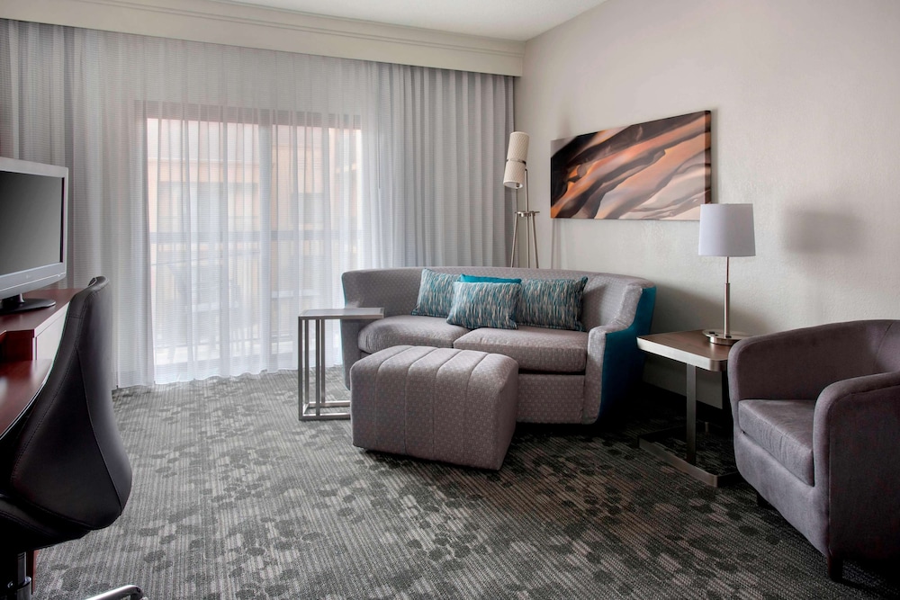 Sonesta Select Newport Middletown 27/46