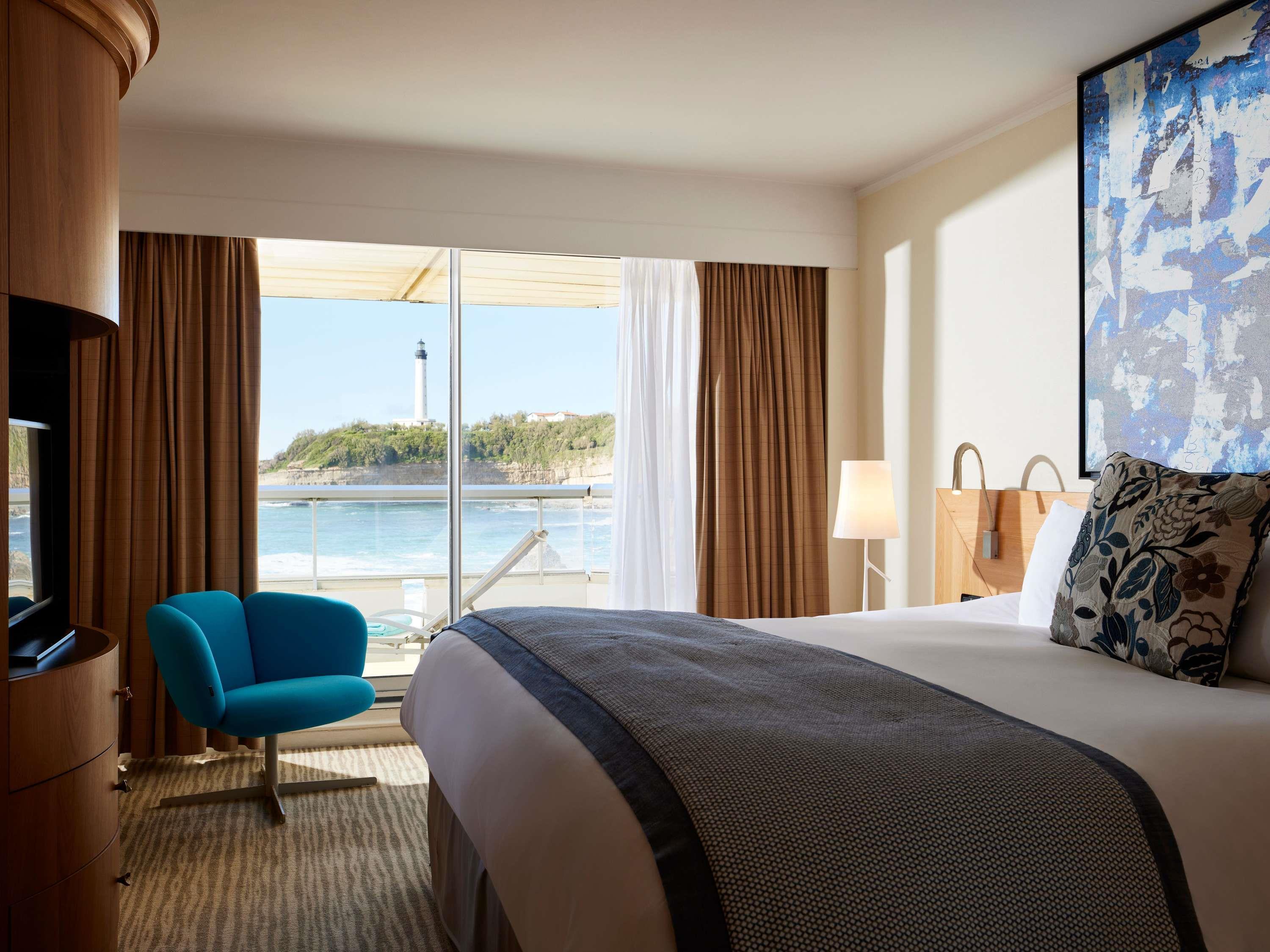 PRESTIGE, SUITE, DOUBLE OR TWIN BED, OCEAN VIEW, TERRACE