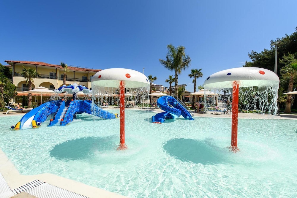 Portes Beach Hotel 46/64