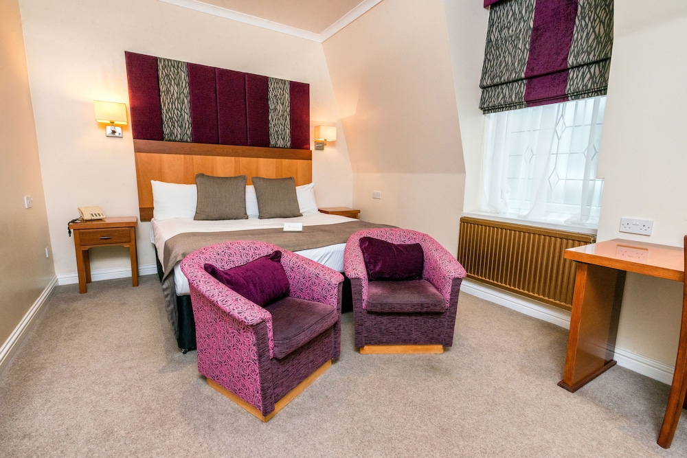 Aberdeen Douglas Hotel 64/96