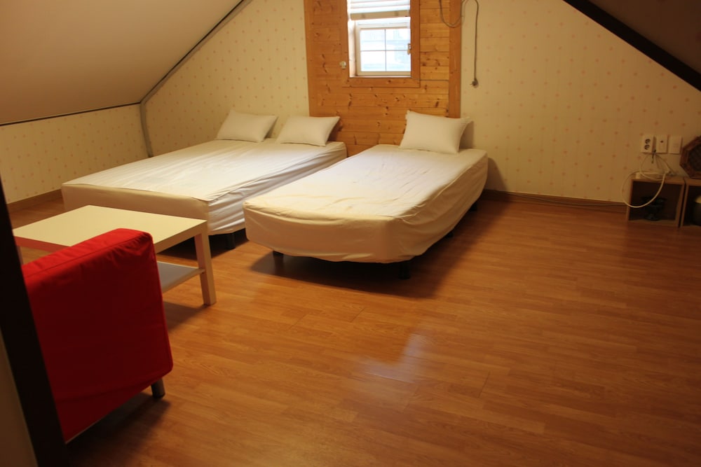 Tavo House 3/37