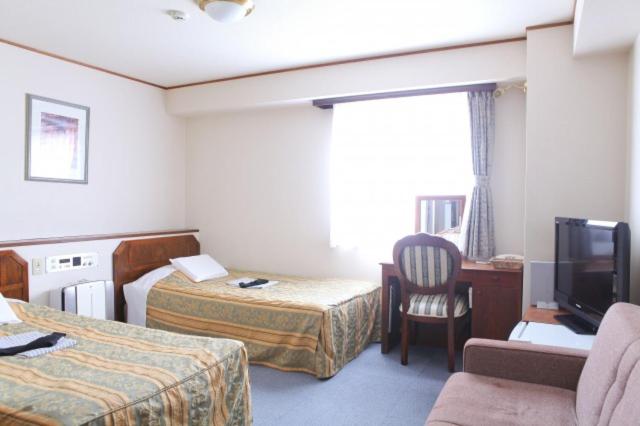 ROOM, TWIN BEDS, SMOKING