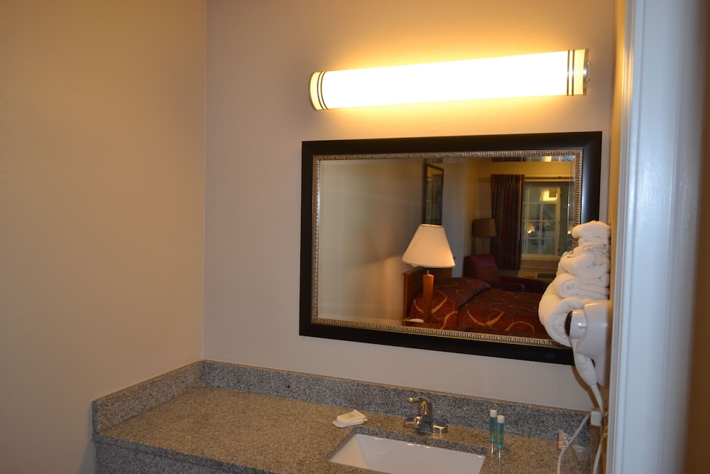 Skyway Inn SeaTac 34/58