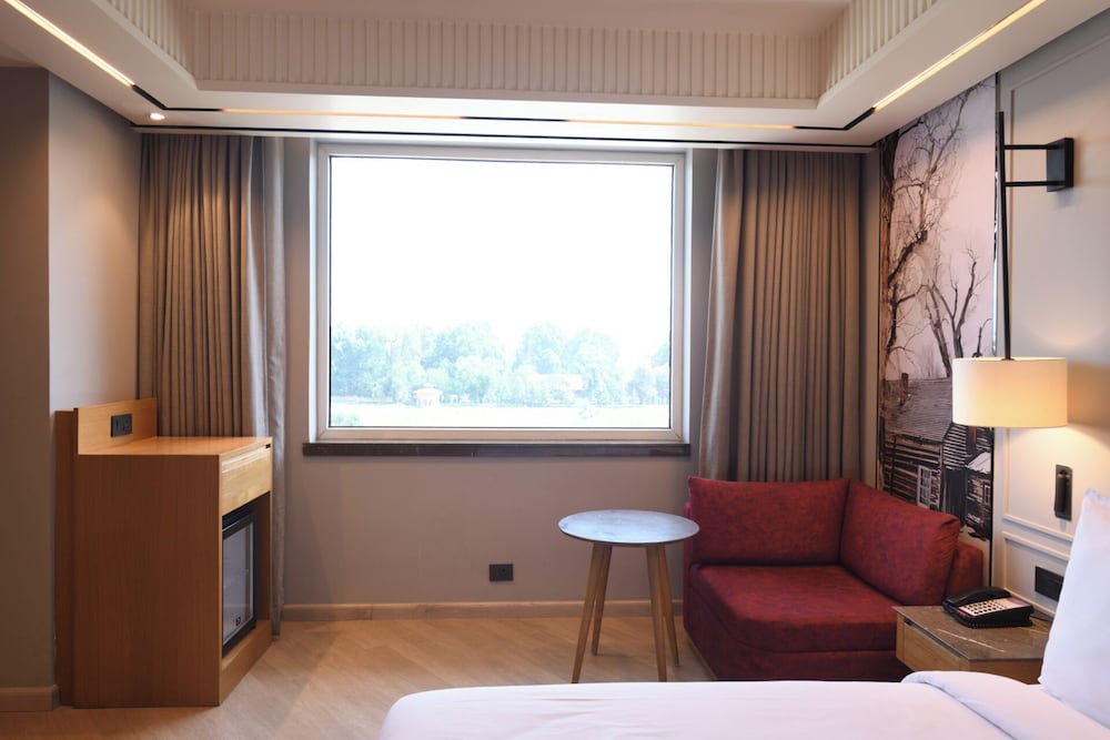 Ramada Encore by Wyndham Rajbagh Srinagar 47/64