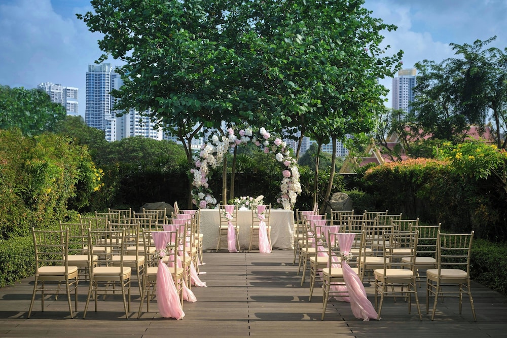 Aloft Singapore Novena 63/65
