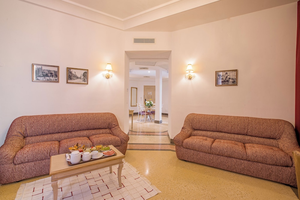 Hotel Majestic Tunis 37/64