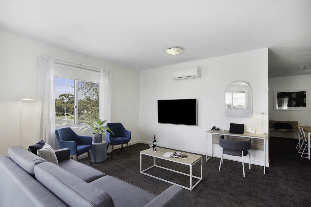 Quest Mawson Lakes 37/78