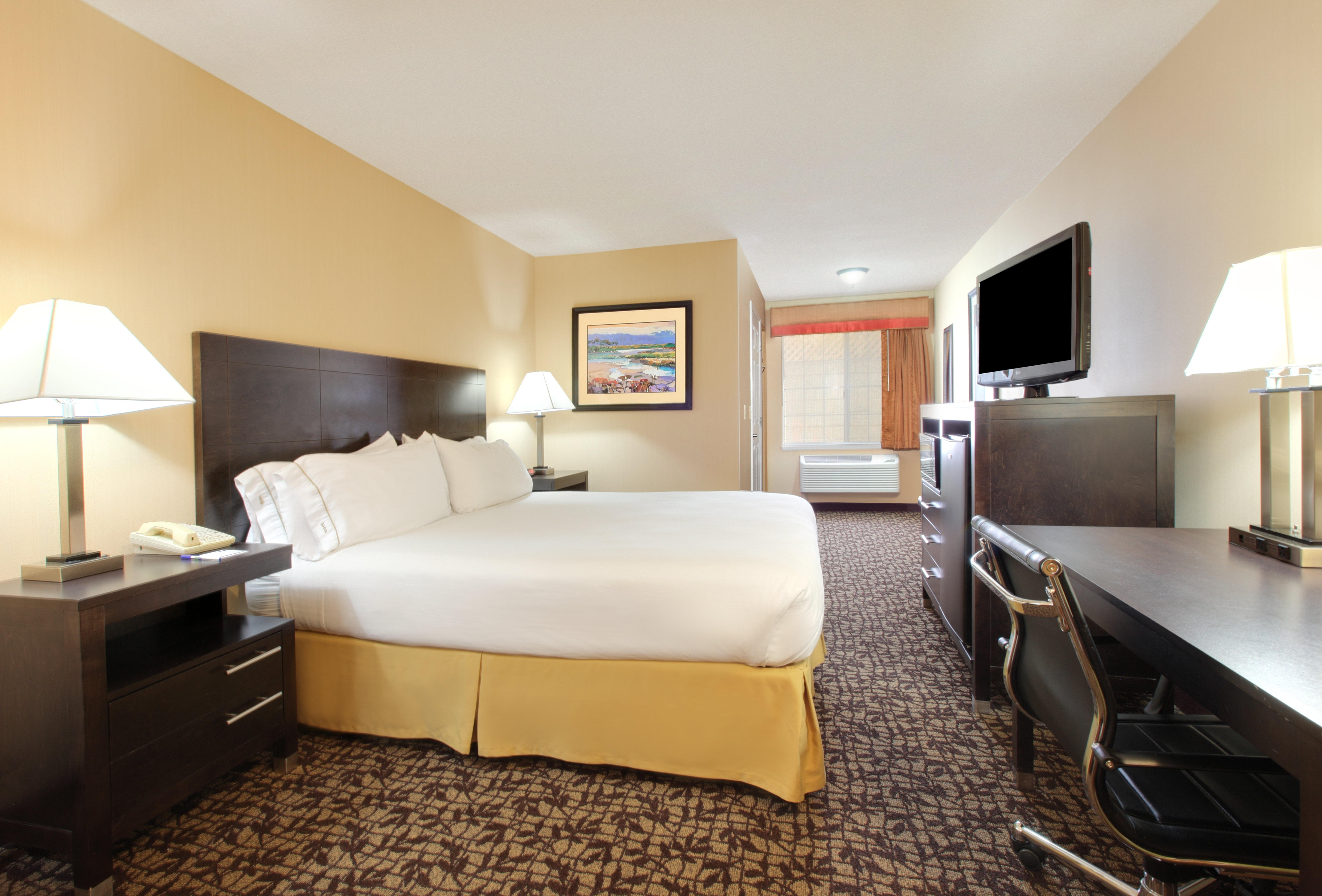 Holiday Inn Express Oakdale 32/72