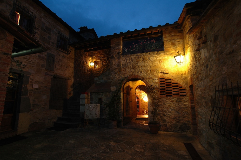 Albergo Il Colombaio 8/24
