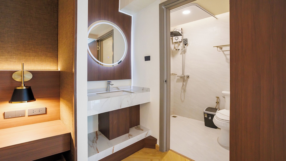 B2 Huai Khwang Premier Hotel 49/50
