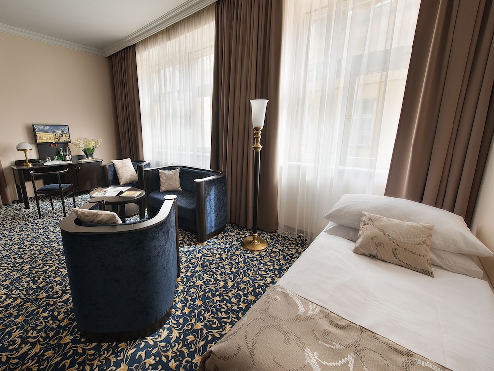 EA HOTEL ROYAL ESPRIT 10/22