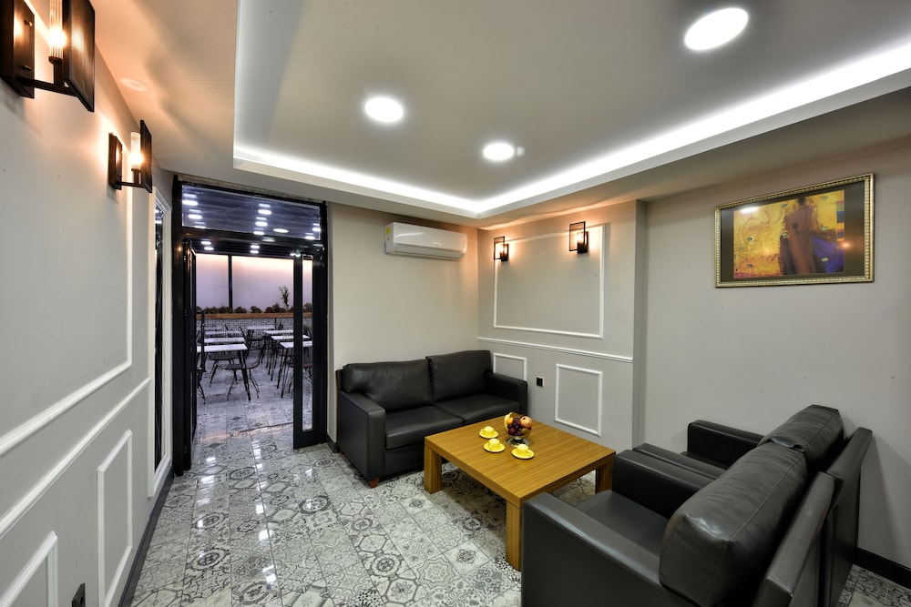 Almina Inn Hotel 34/50