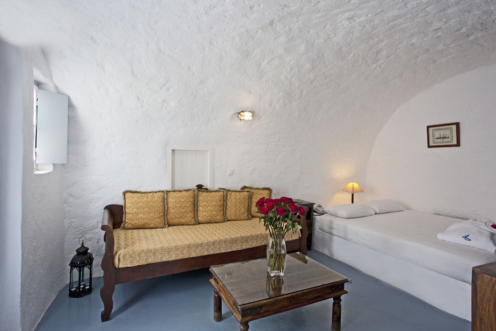 Alexander's Suites 33/68