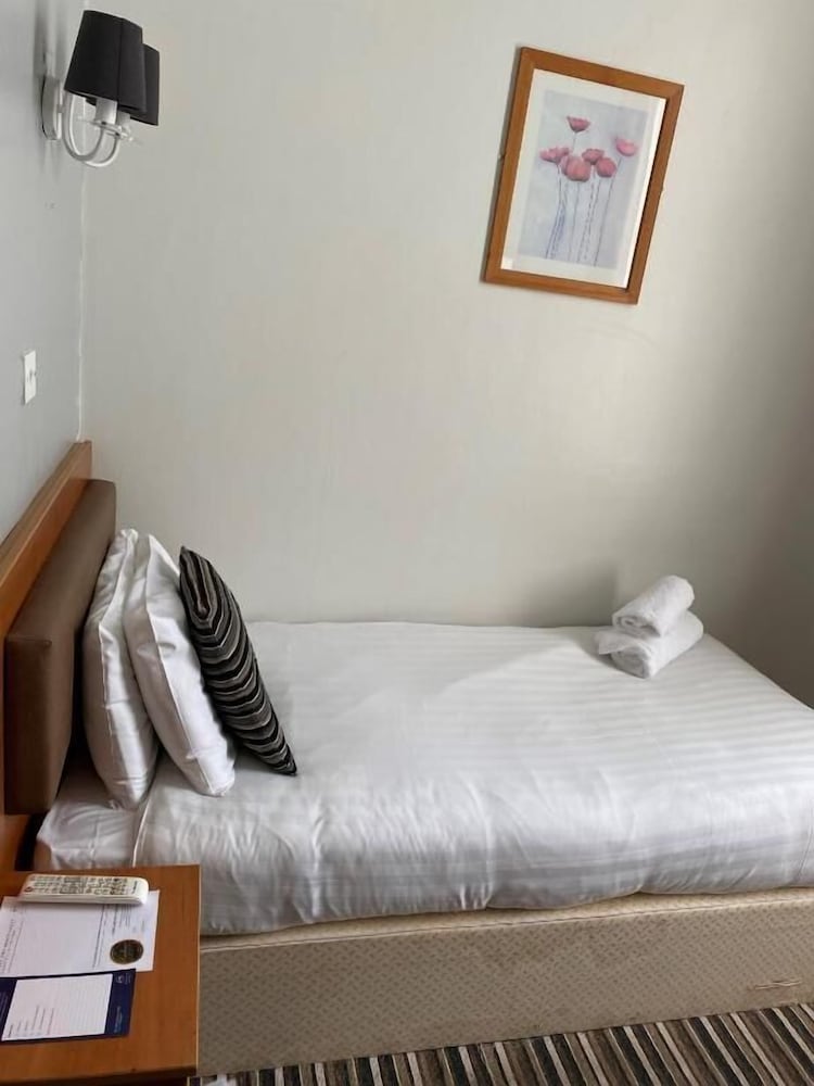 Whites Hotel 17/57