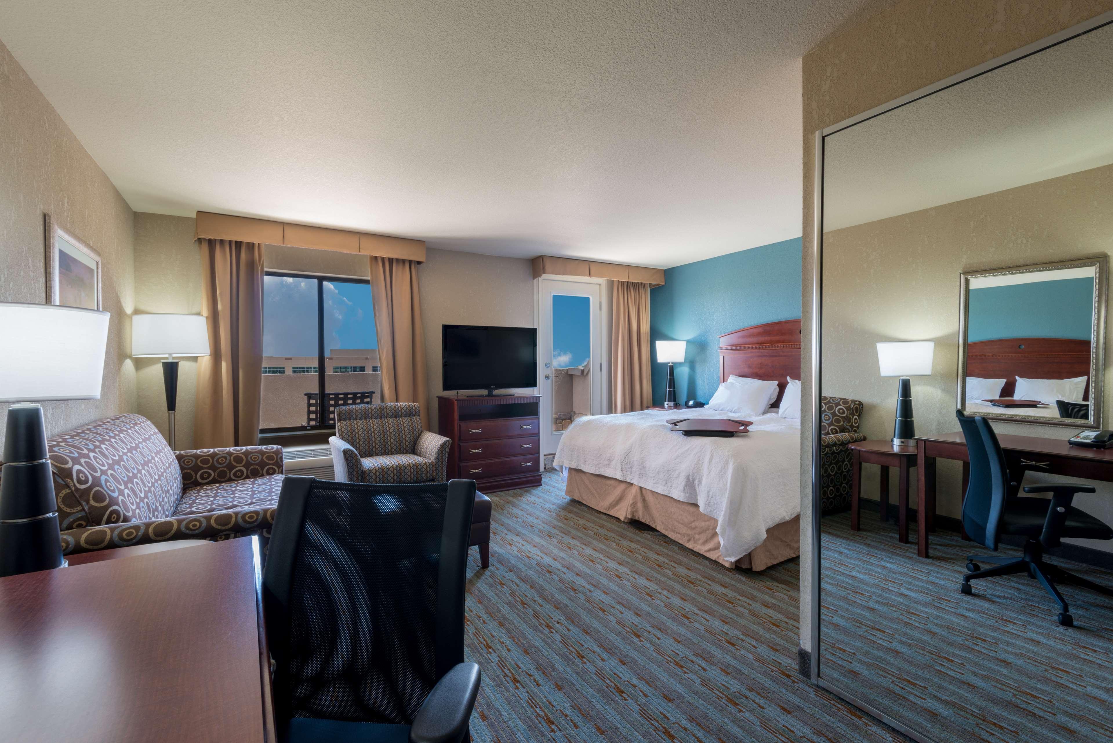 STUDIO, SUITE, KING BED, BALCONY