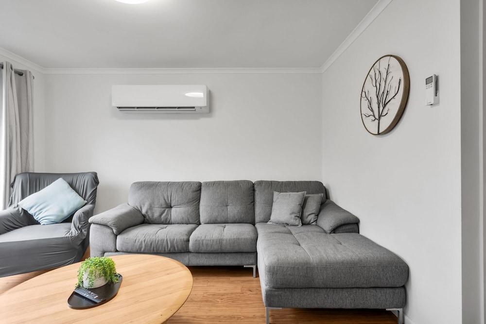 Elphin Motel and Serviced Apartments 26/50