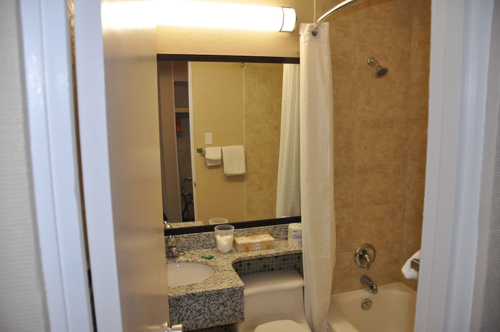 Travelodge by Wyndham, North Battleford 46/47