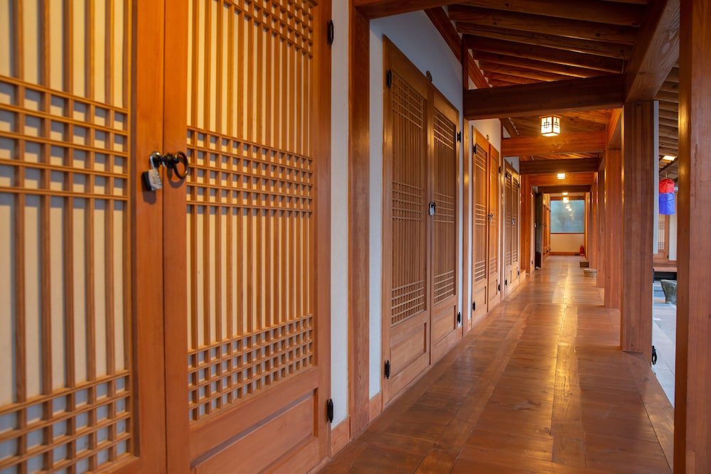 Nabijam Hanok Hotel 35/61
