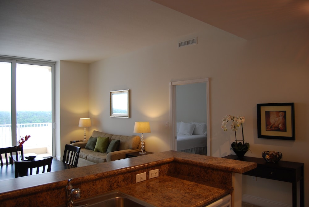 Towers of Dadeland by Miami Vacations 33/60