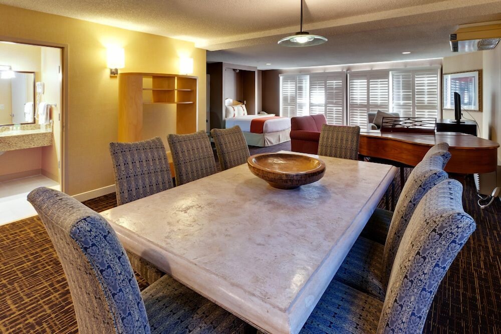 Holiday Inn Dublin Pleasanton 46/70