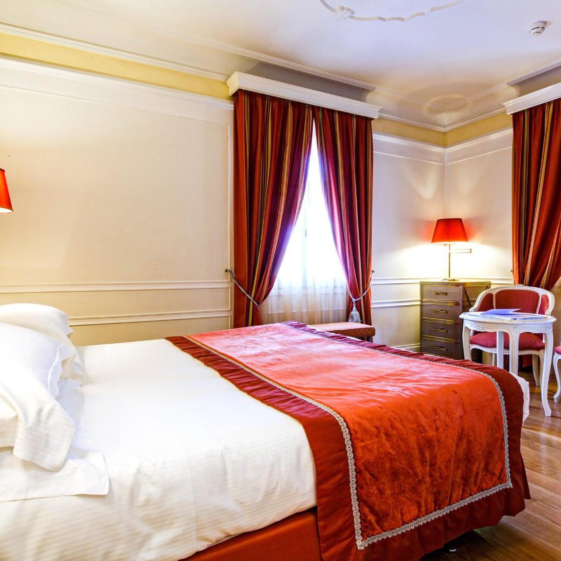 غرفة ديلوكس بسرير مزدوج أو سريرين منفصلين، Grand Hotel Des Bains 2/10