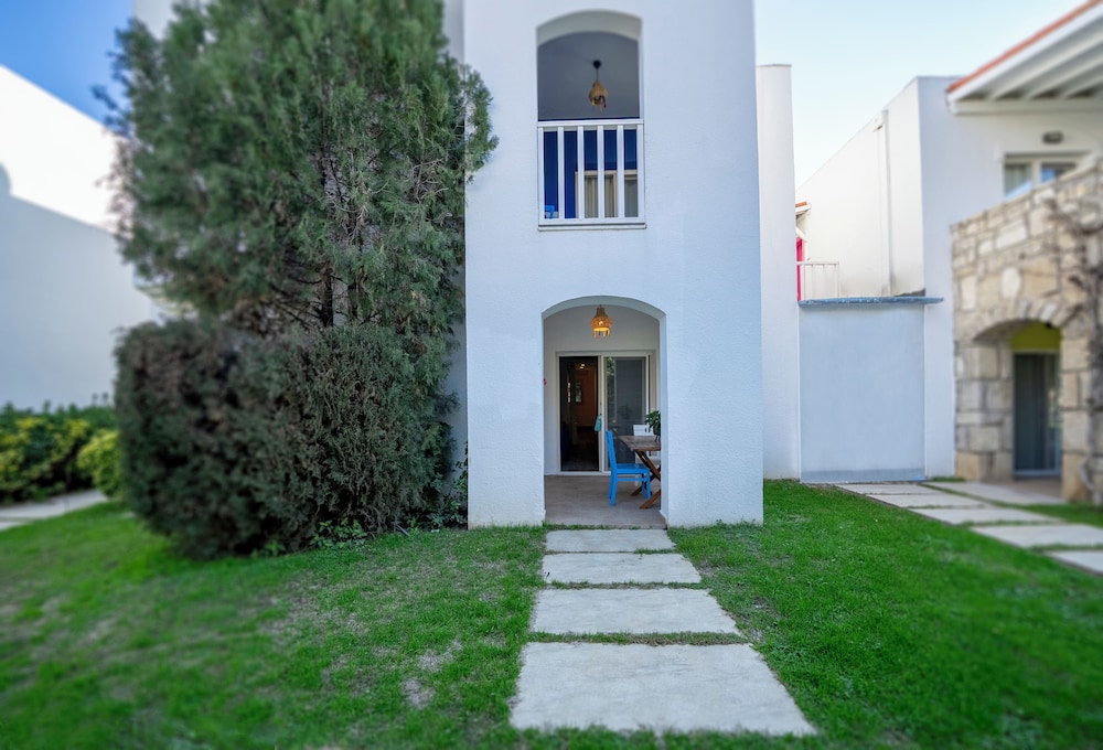 Casa dell Arte Hotel of Arts and Leisure 46/55