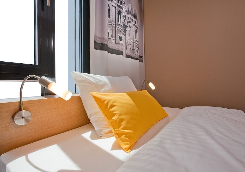 B&B Hotel Munchen-Moosach 13/24