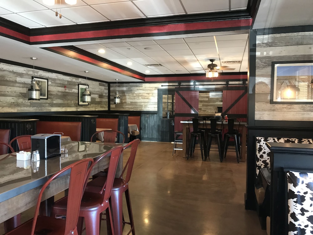 Best Western Plus Midwest Inn 23/31