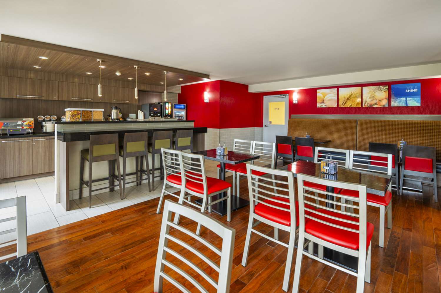 Comfort Inn Newmarket - Aurora 20/30