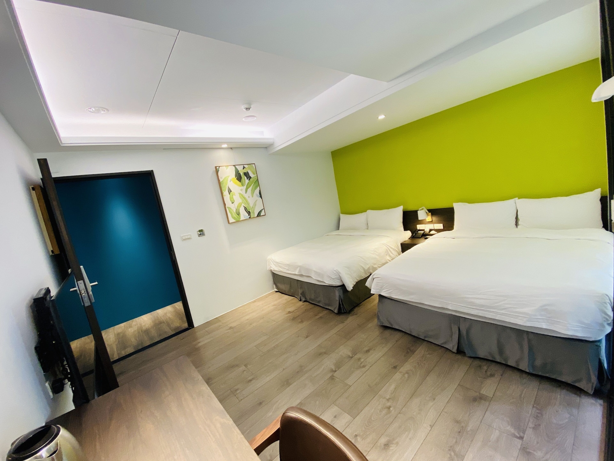 STANDARD, QUADRUPLE, 2 DOUBLE BEDS