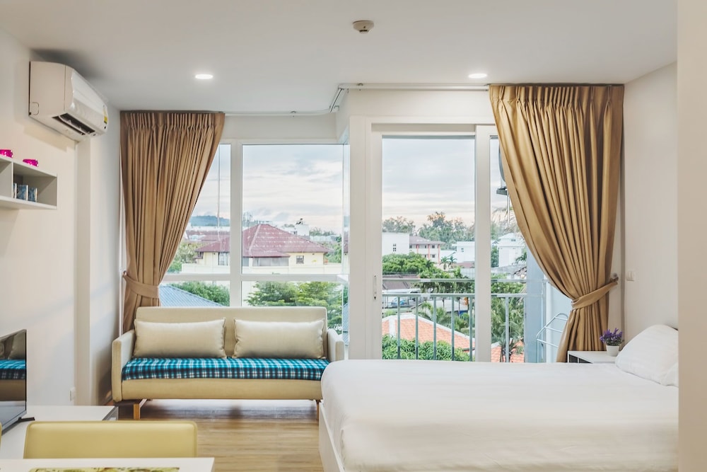 Condo in Kata in Ozone - A519 8/26