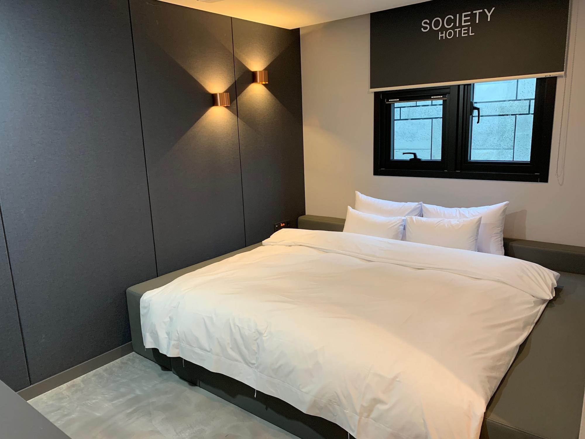 Hotel Society 11/54