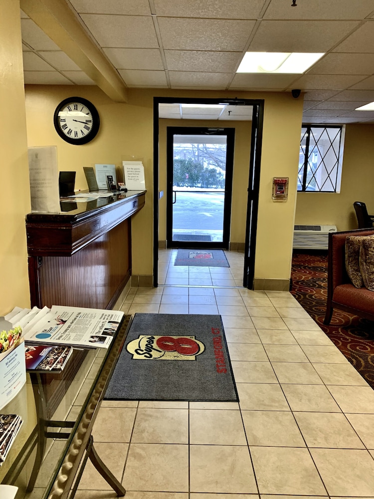 Super 8 By Wyndham Stamford/New York City Area 5/24