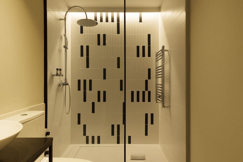 ICON Embassy 34/53
