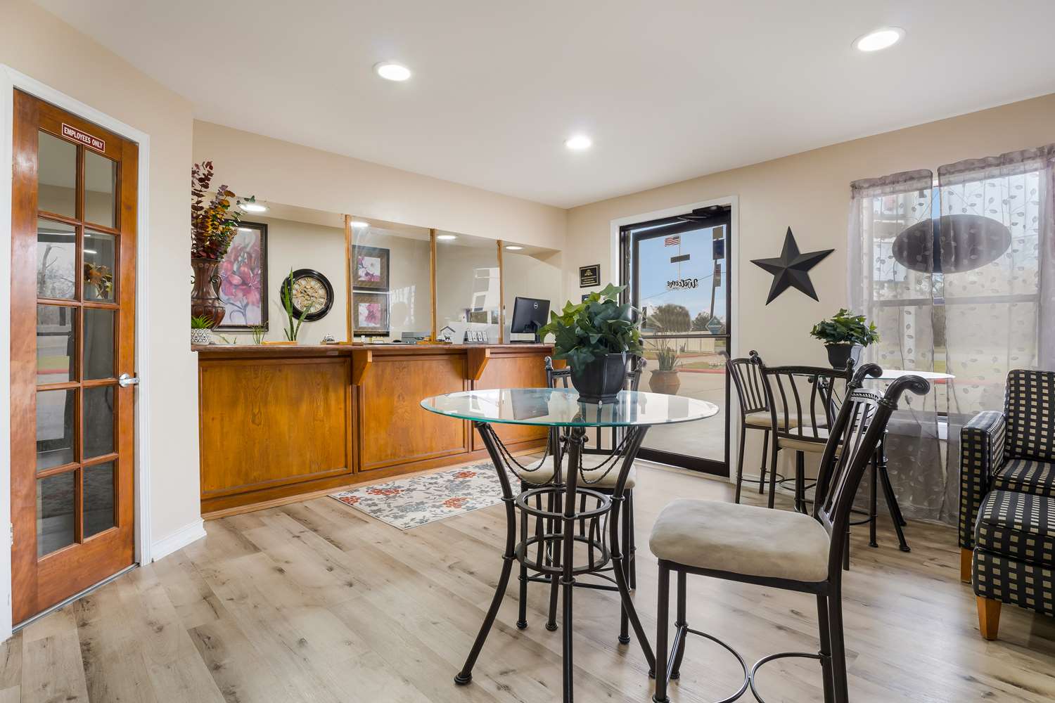 Americas Best Value Inn Refugio 5/6