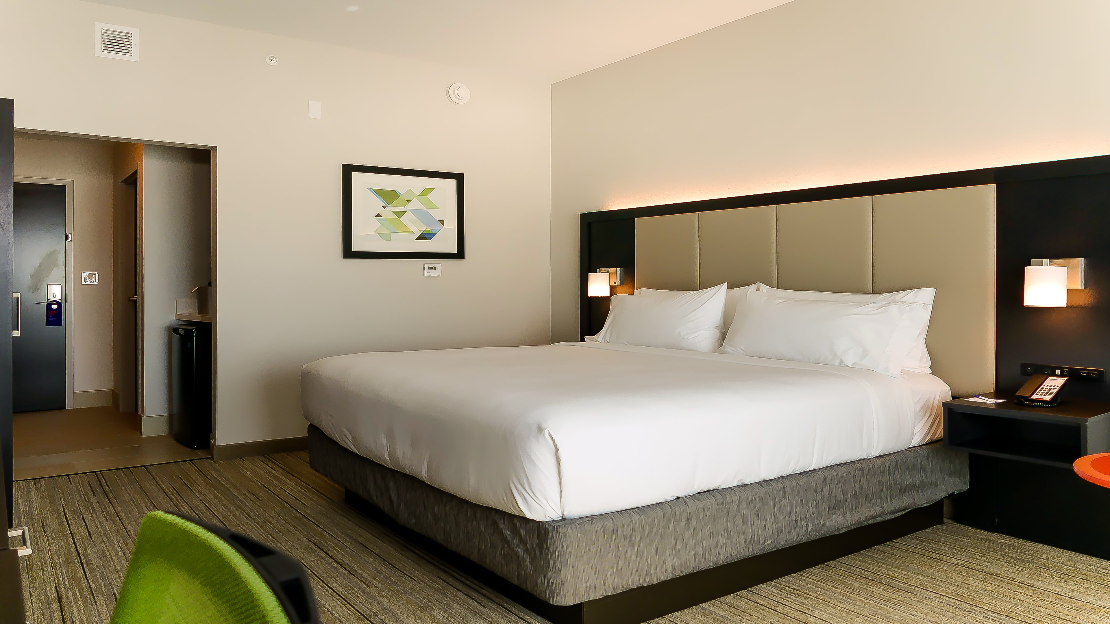 Holiday Inn Express Suites Tampa East Ybor City 9/56
