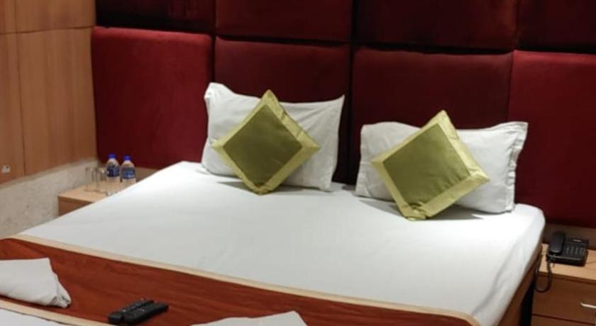 HOTEL ROYAL GARDEN 29/40
