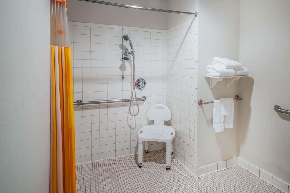 La Quinta Inn And Suites By Wyndham Nashville Franklin 11/46