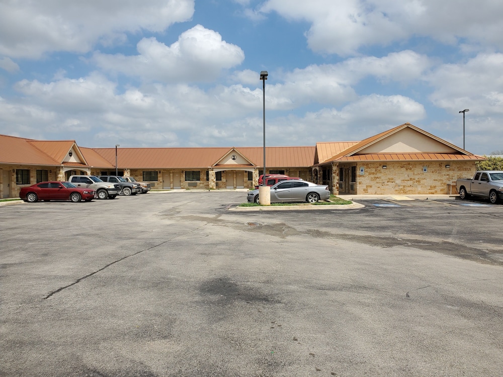 Motel 6 Floresville Tx 40/42